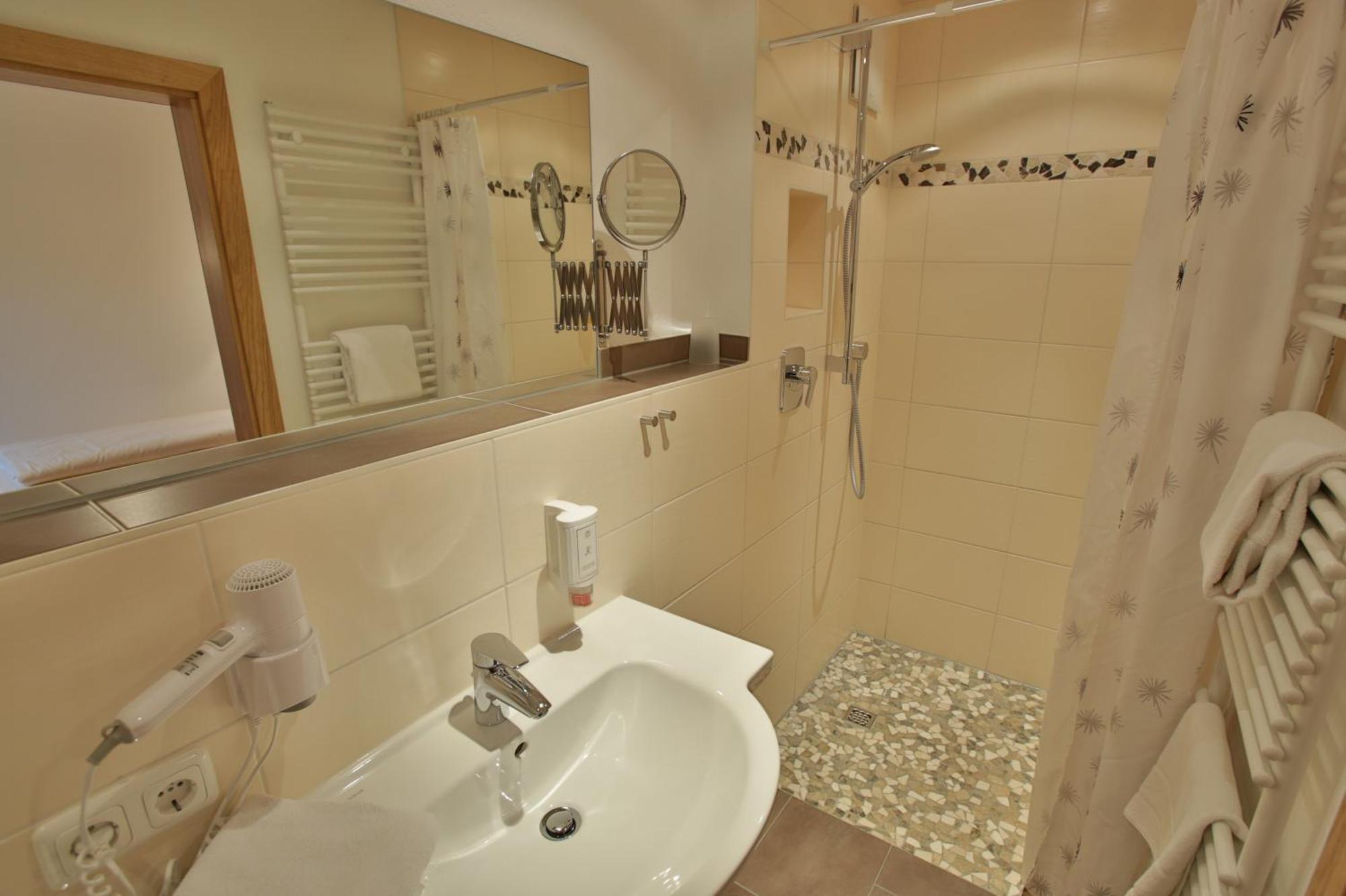 Pension Schweizerhaus Garni Вейарн Номер фото