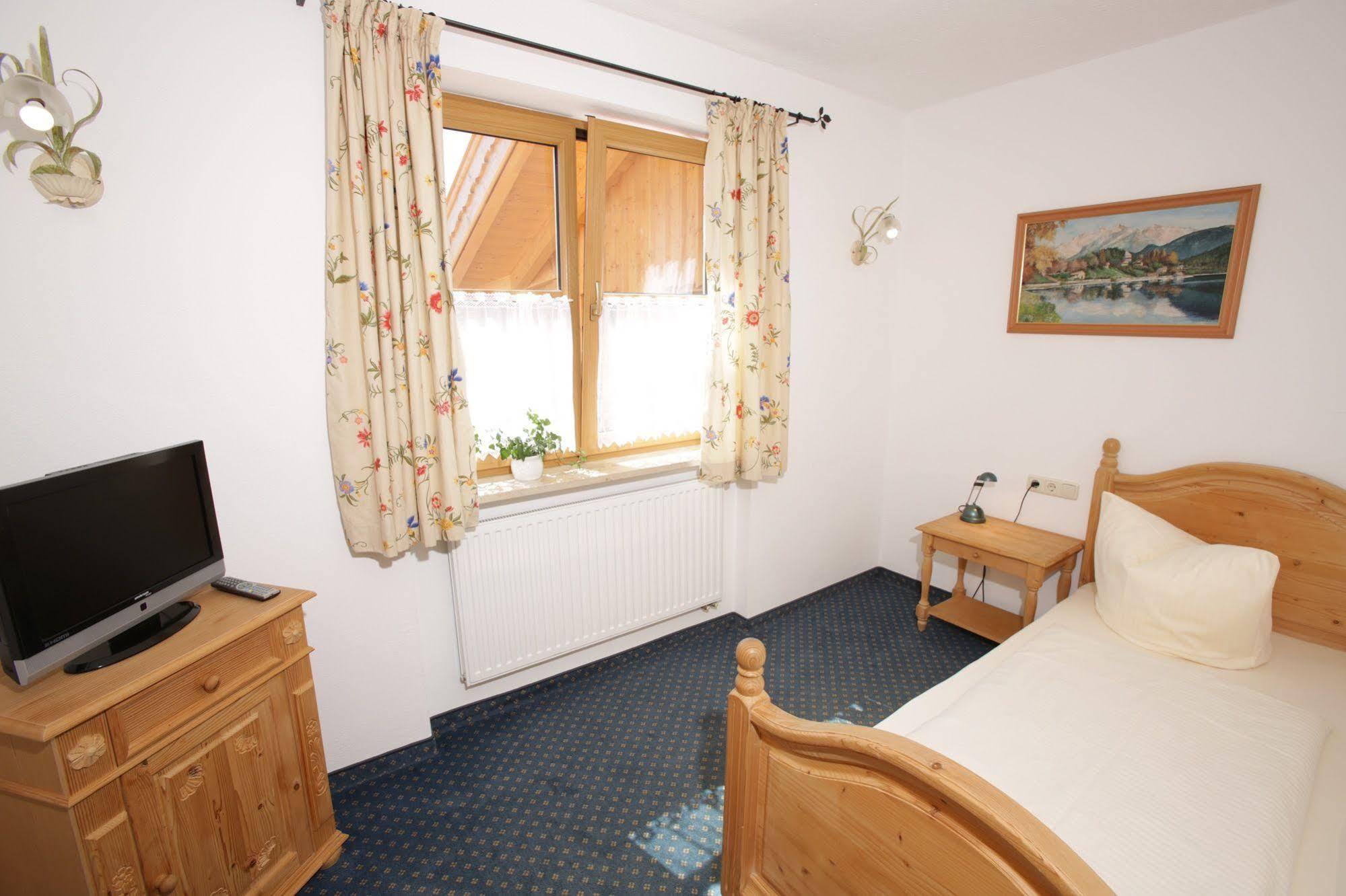 Pension Schweizerhaus Garni Вейарн Экстерьер фото